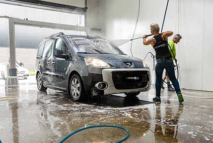 In de wasstraat van Carwash Club heeft u keuze uit drie beschikbare wasprogramma's.